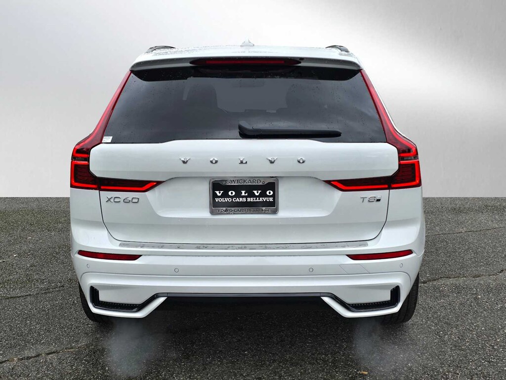 New 2026 Volvo XC60 plug-in hybrid T8 Plus SUV