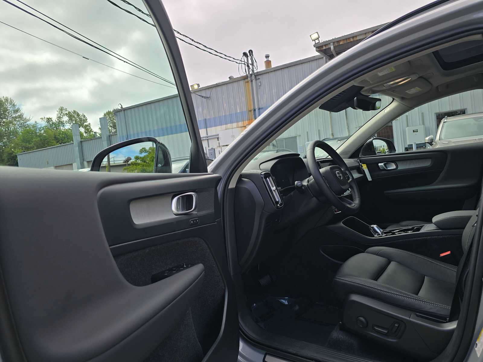 2026 Volvo XC40 Plus - Photo 20