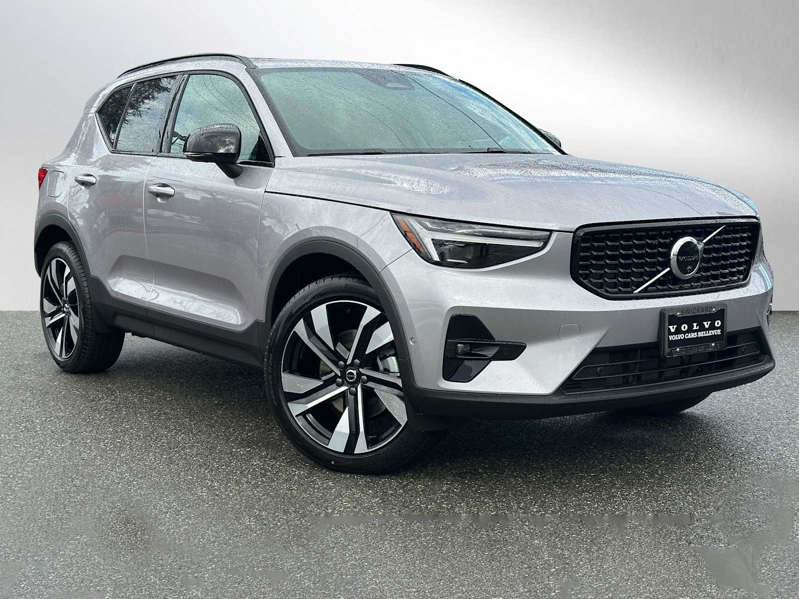 2026 Volvo XC40 Plus's photo