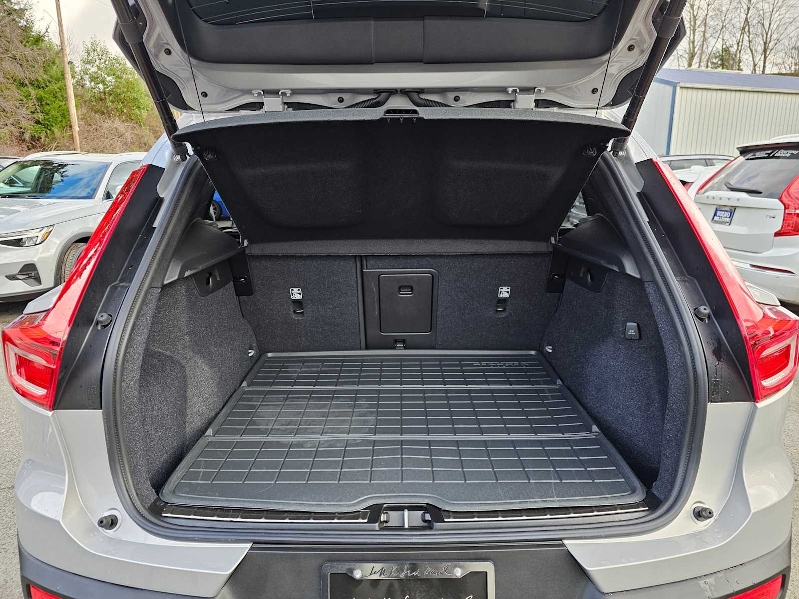 2025 Volvo XC40 Plus - Photo 19