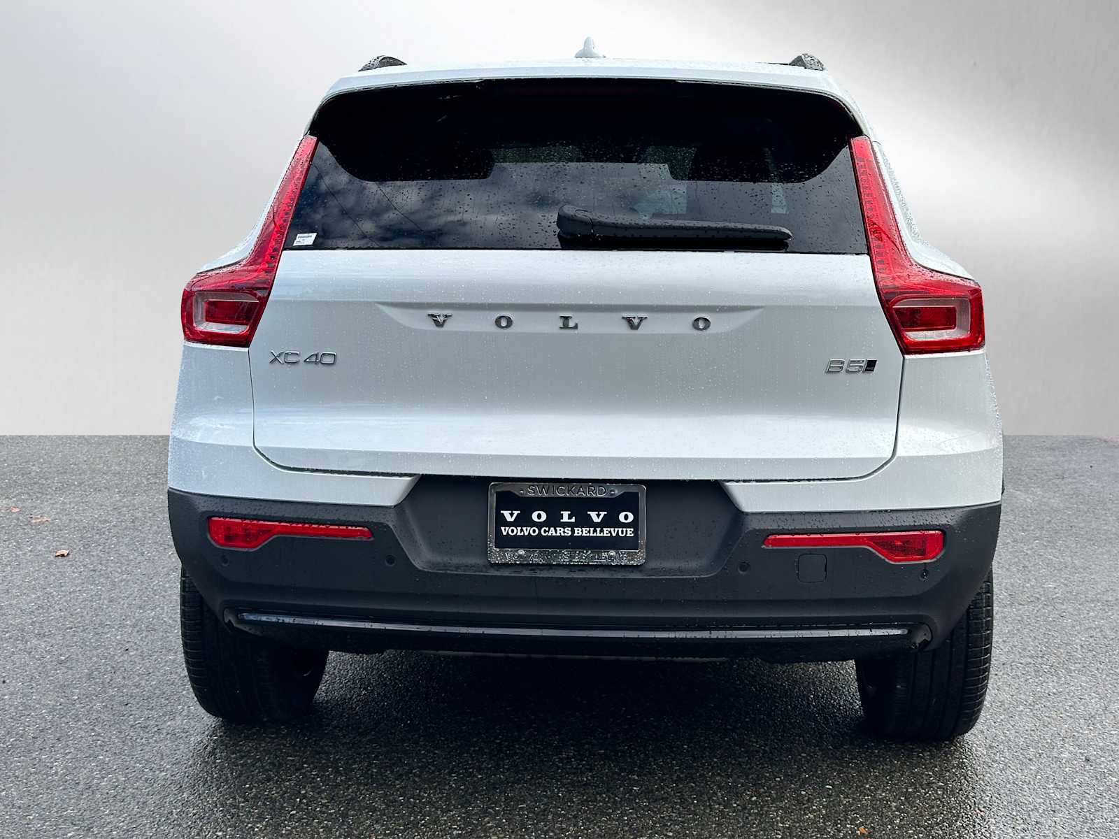 2026 Volvo XC40 photo 4