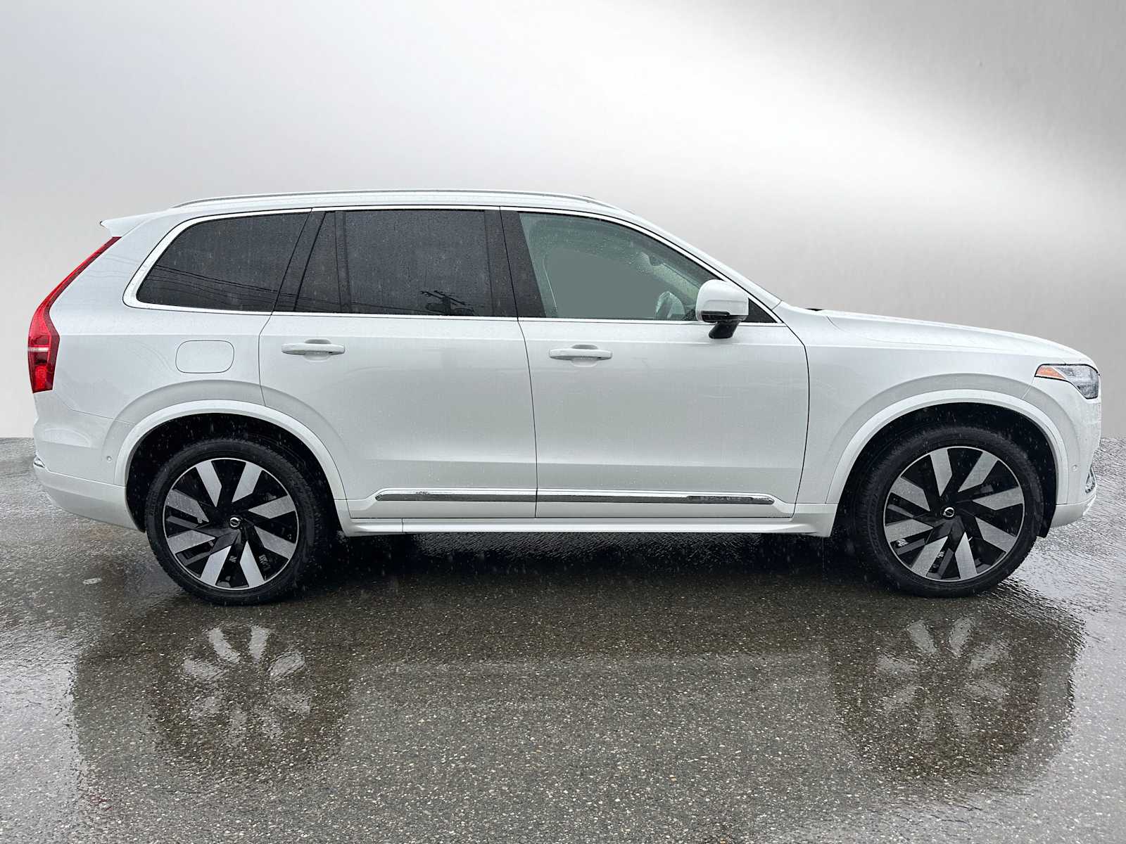 2023 Volvo XC90 Recharge Ultimate photo 2