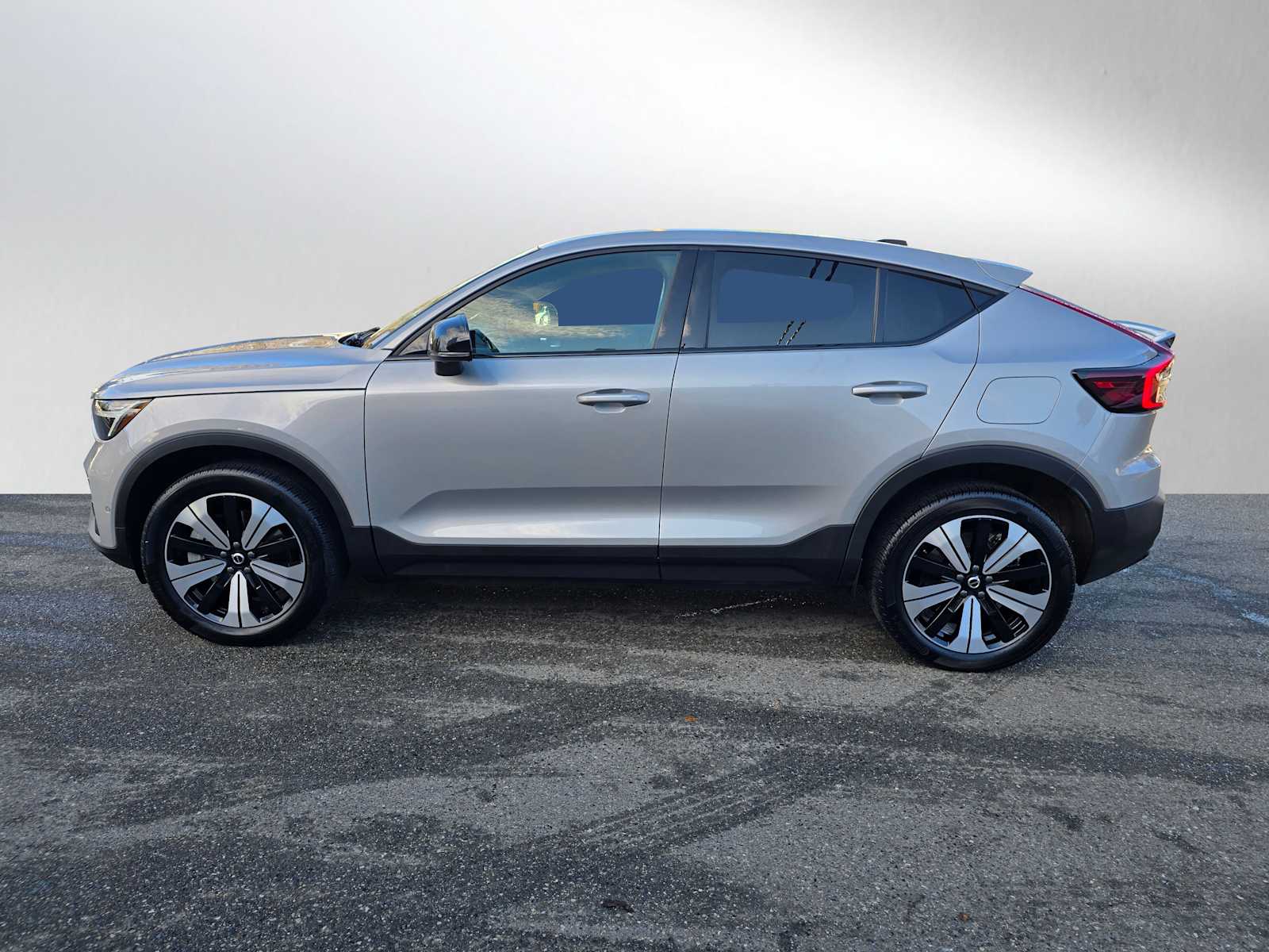 2023 Volvo C40 Recharge Plus photo 2