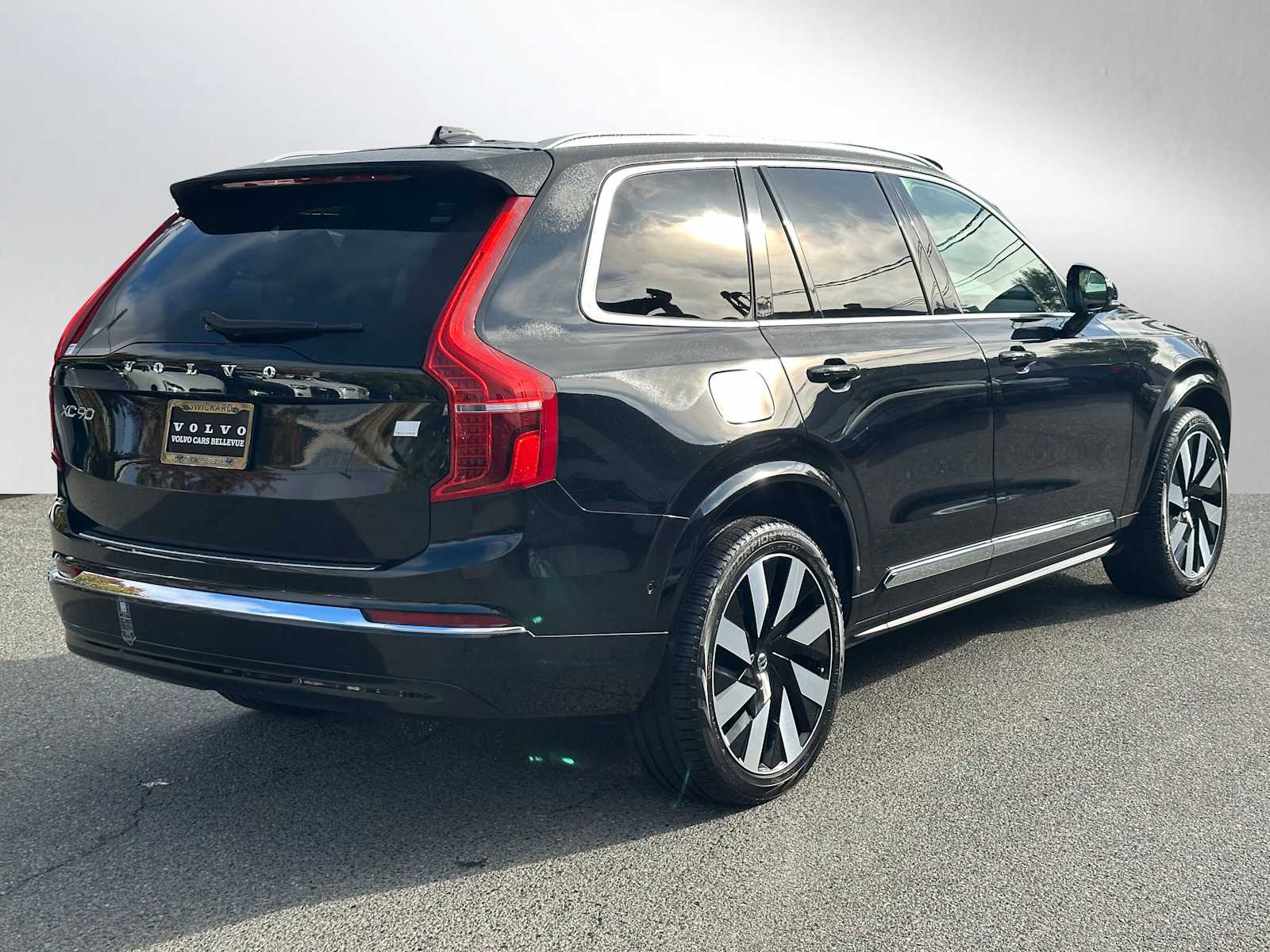 2023 Volvo XC90 Recharge Ultimate photo 2