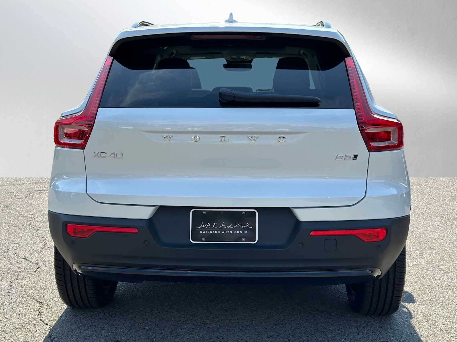 2026 Volvo XC40 Plus photo 4