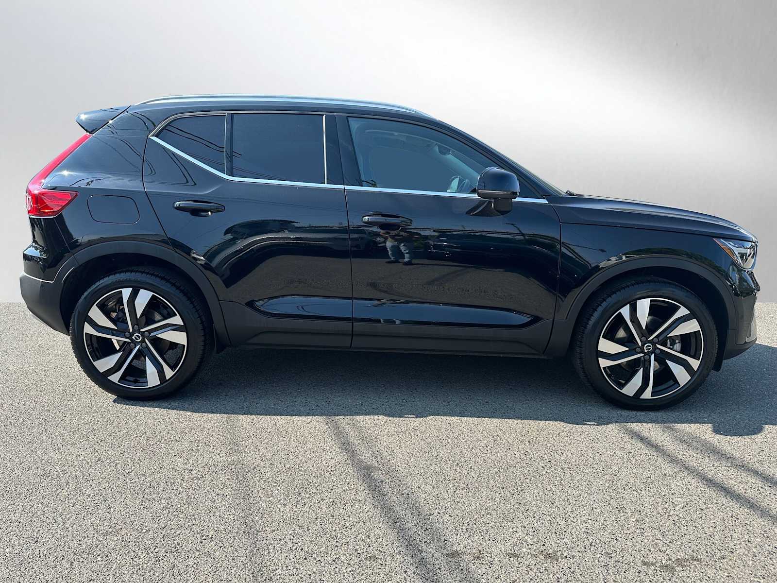 Certified 2024 Volvo XC40 Plus with VIN YV4L12UE2R2375916 for sale in Bellevue, WA