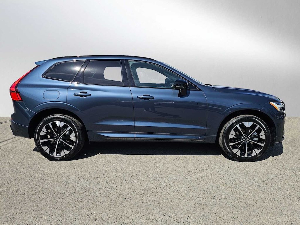 New 2026 Volvo XC60 B5 Plus SUV