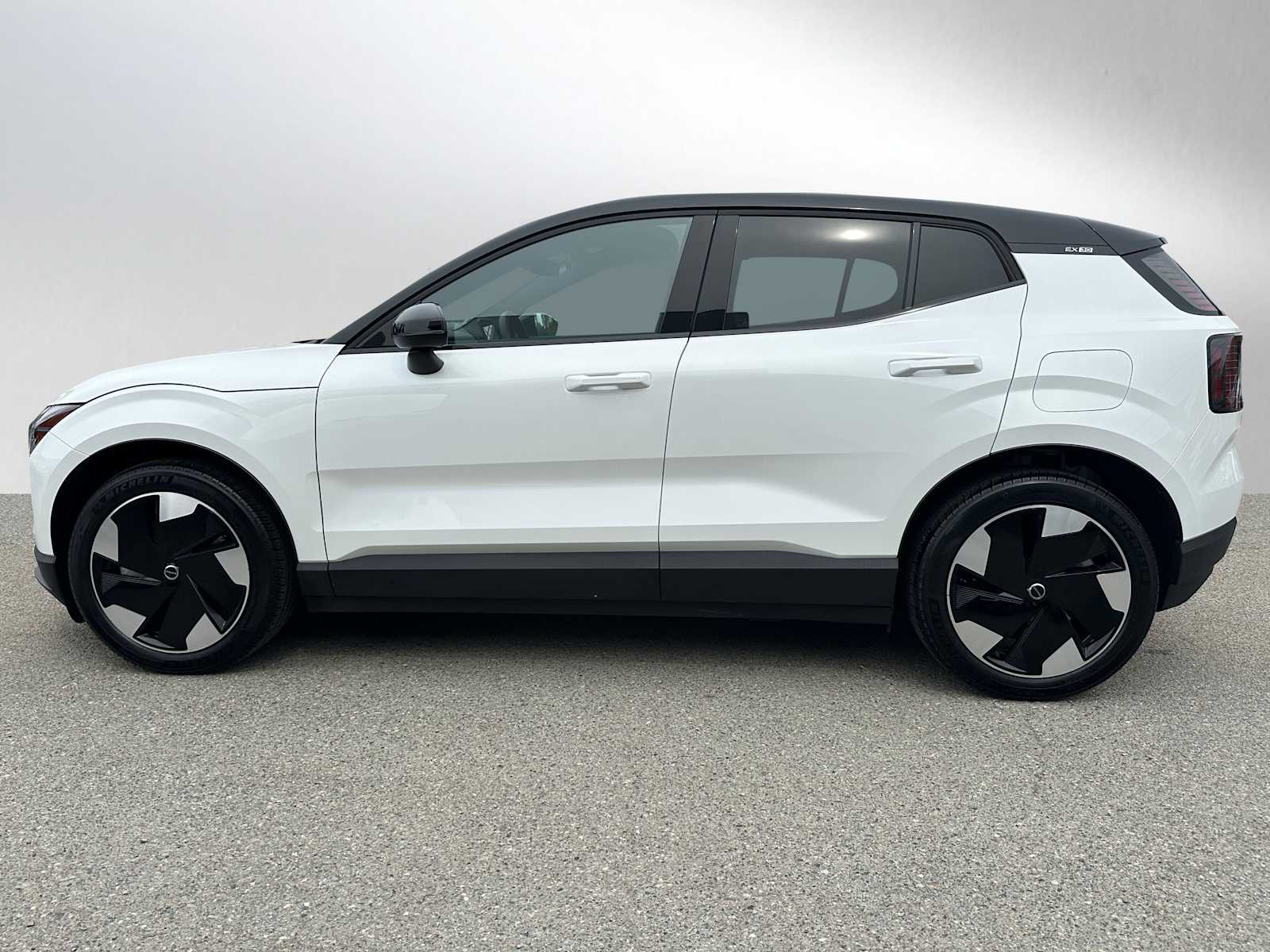2025 Volvo EX30 Plus - Photo 6