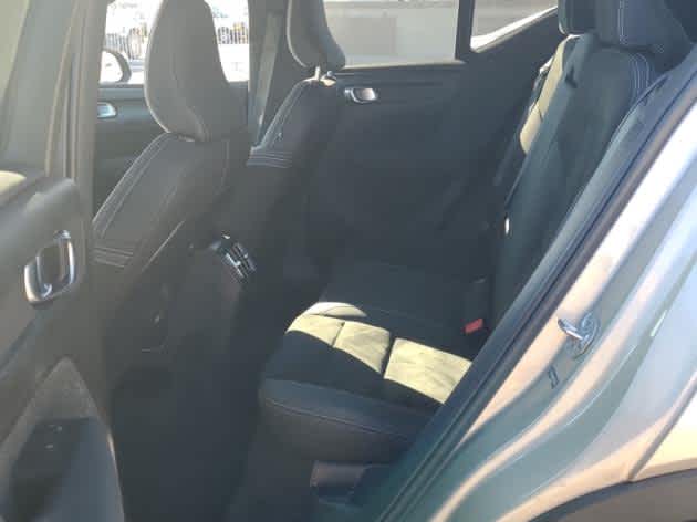 2023 Volvo XC40 Recharge Ultimate photo 4