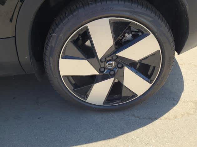 2023 Volvo C40 Recharge Ultimate photo 3