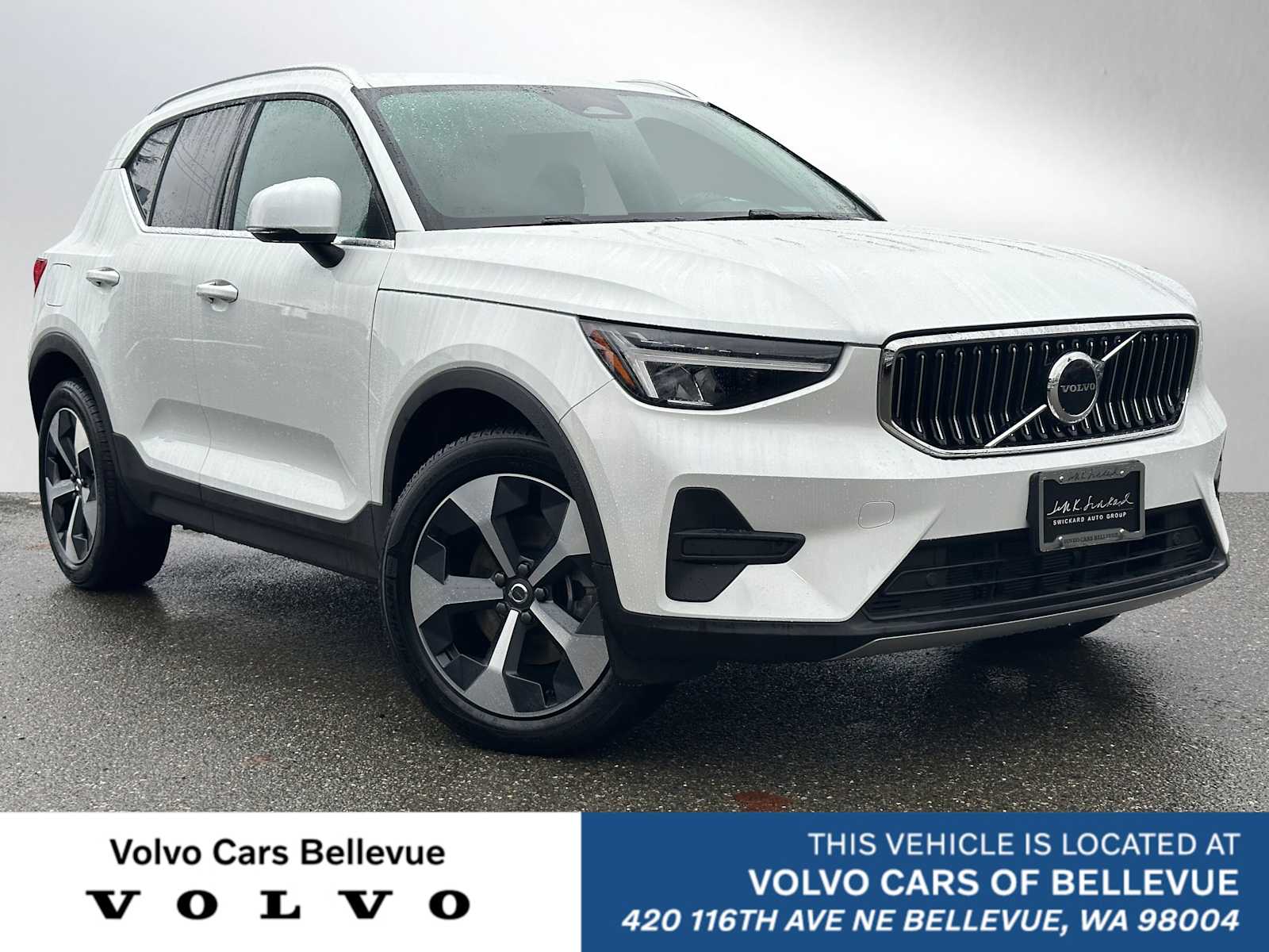 2025 Volvo XC40 Core