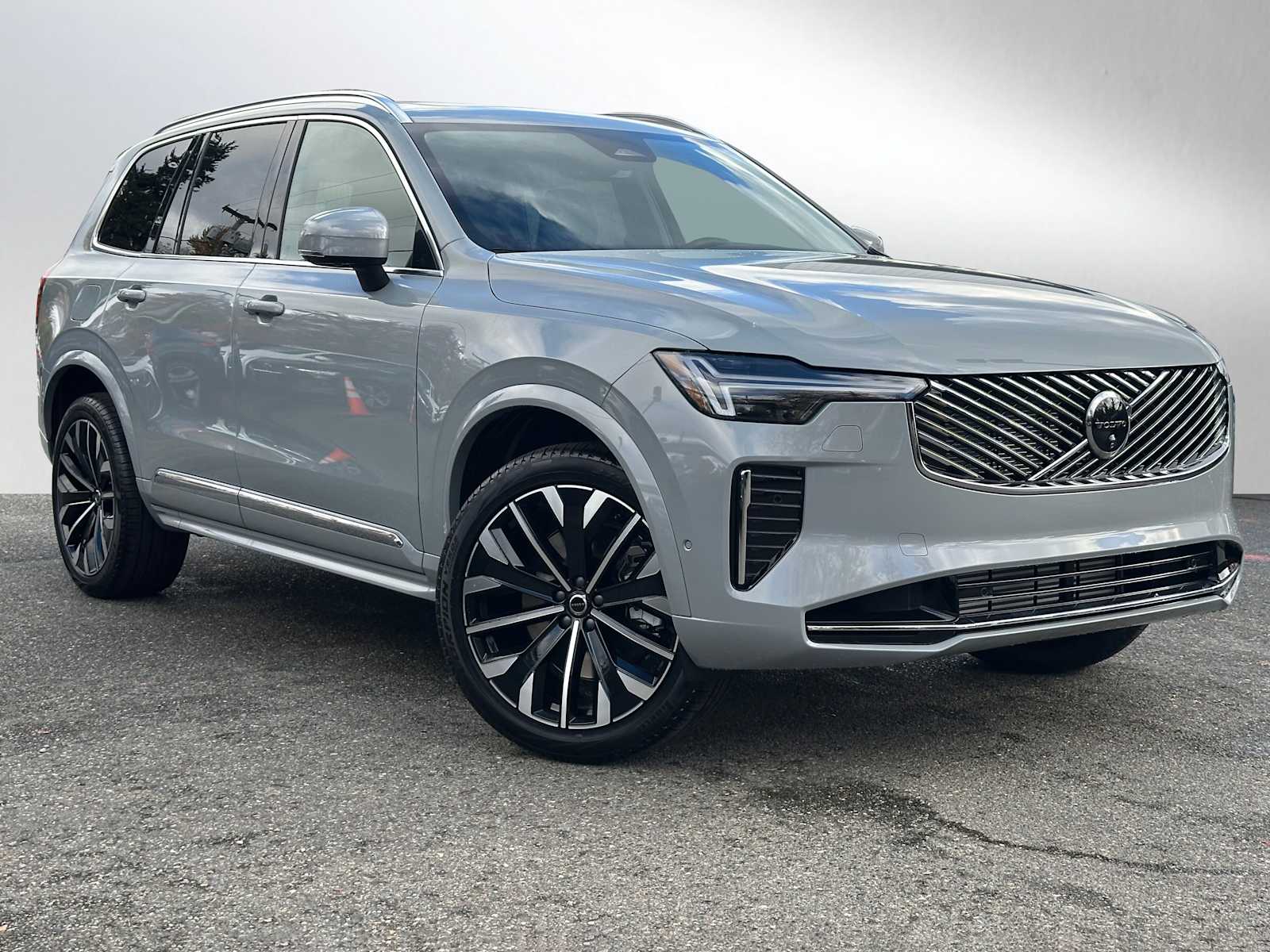 2026 Volvo XC90 Plus's photo