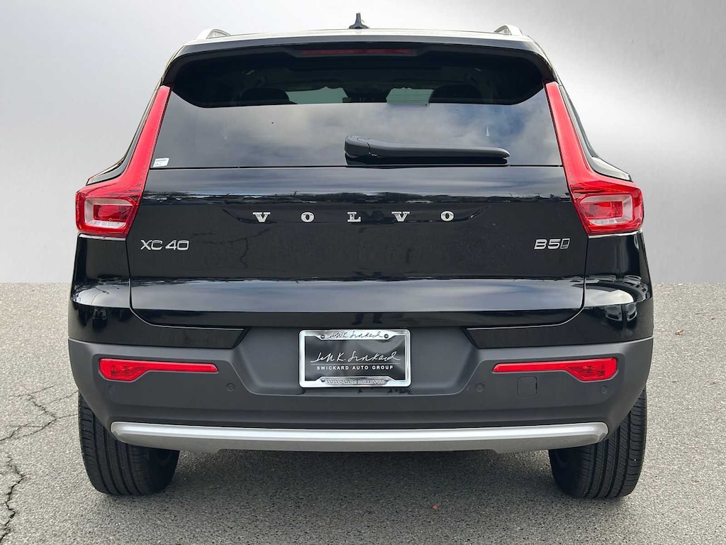 Used 2025 Volvo XC40 B5 Plus Bright Theme SUV