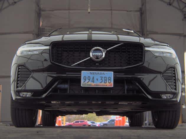 2025 Volvo XC60 B5 Plus photo 2