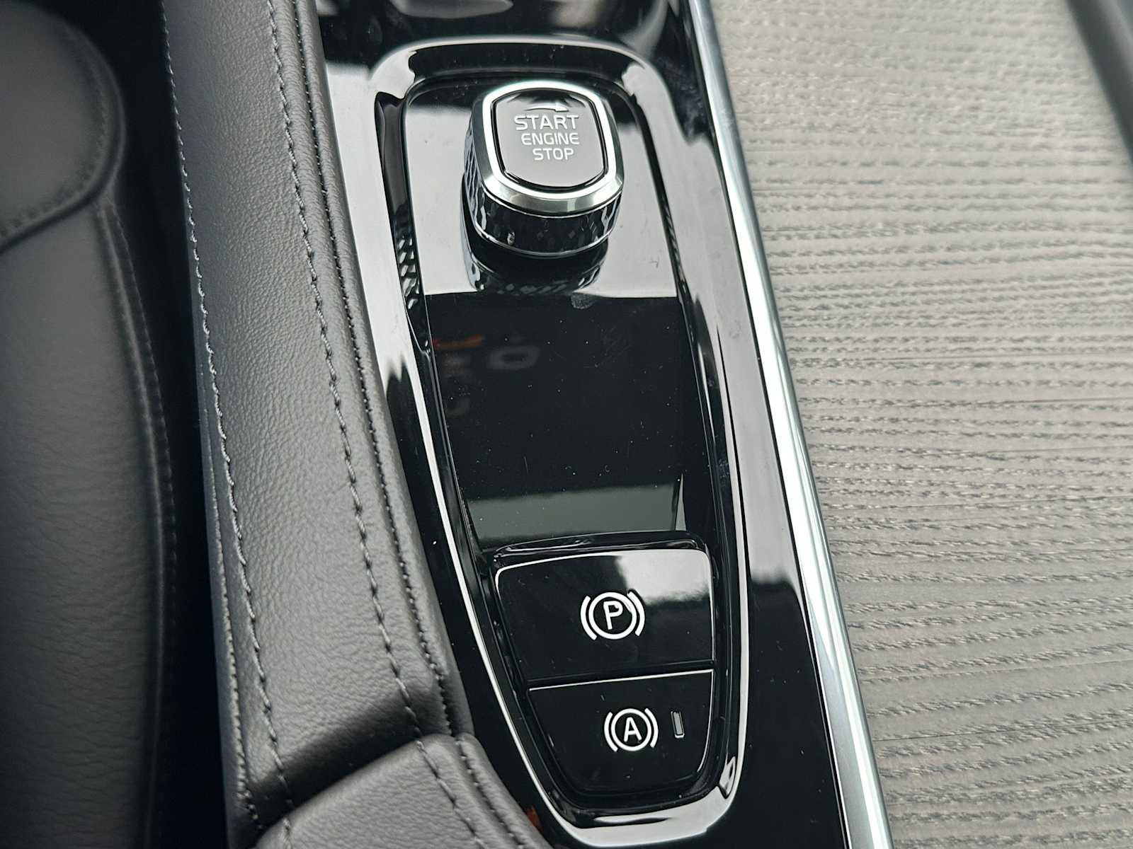 2025 Volvo S90 Plus - Photo 31