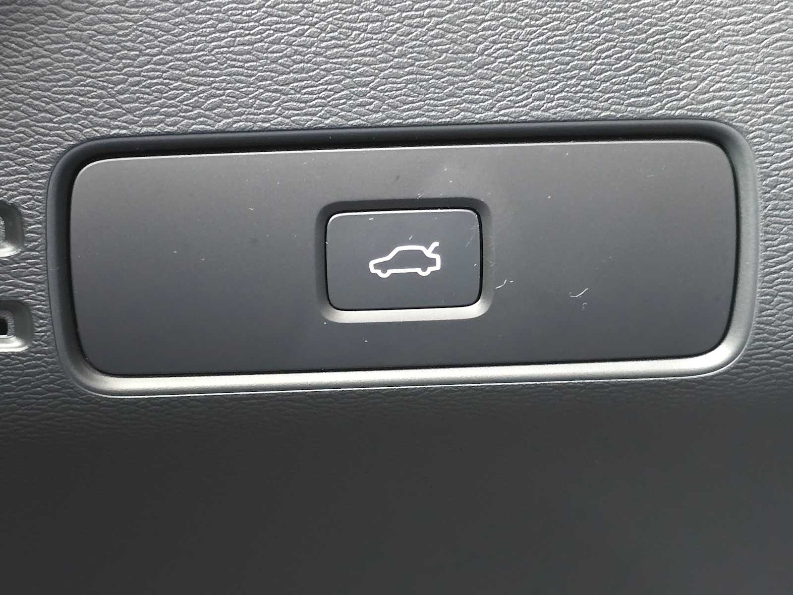 2026 Volvo XC40 Ultra - Photo 31