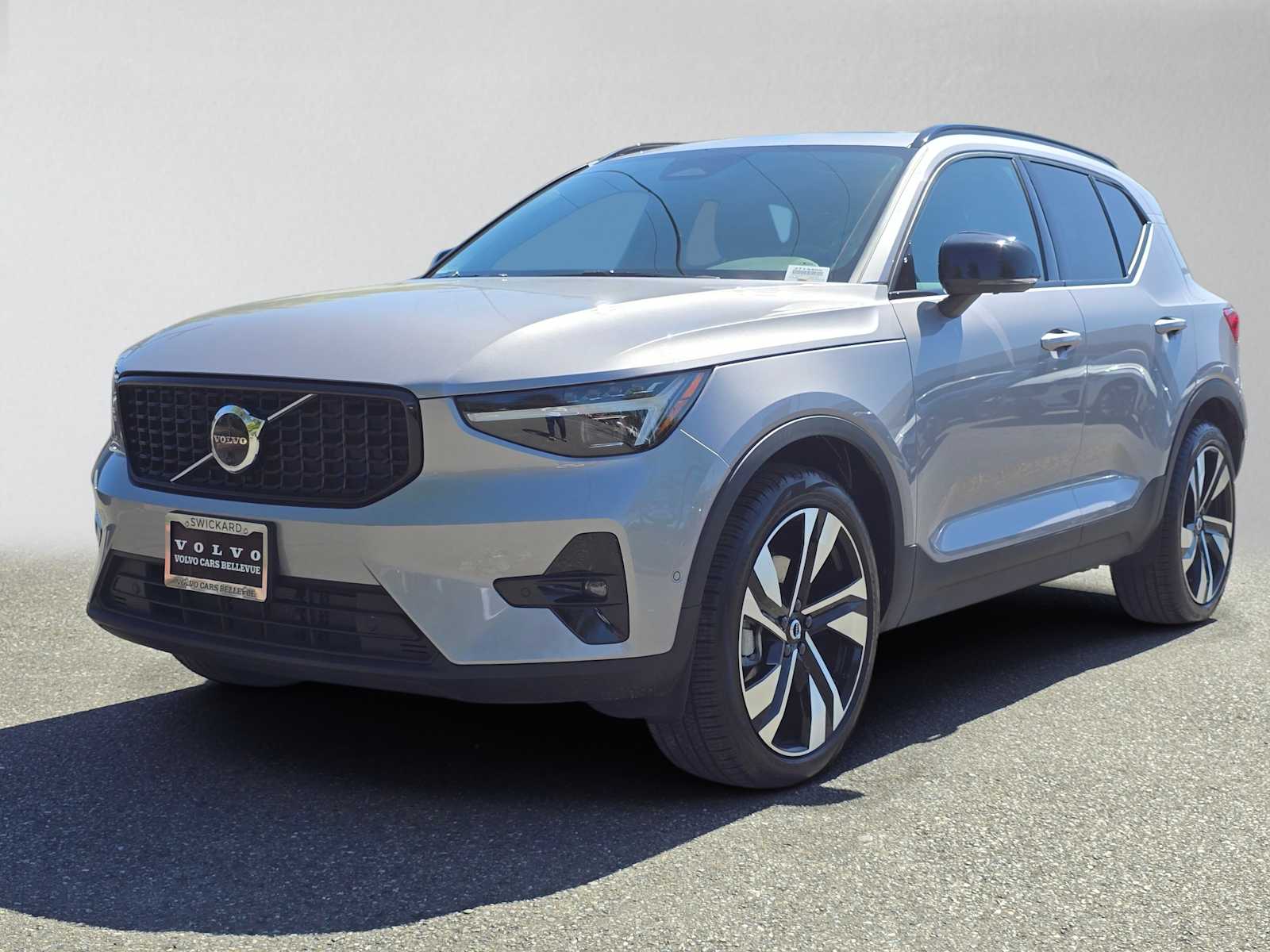 2026 Volvo XC40 Plus - Photo 7