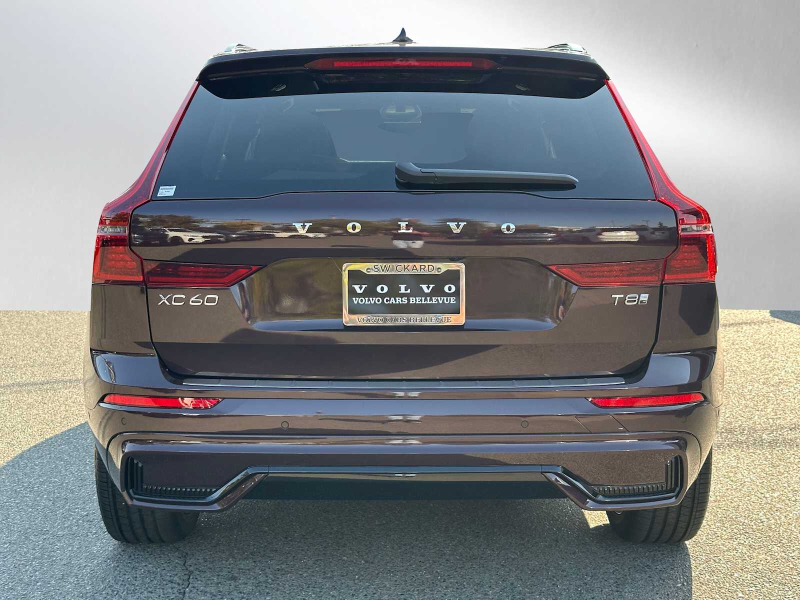 2026 Volvo XC60 Hybrid T8 Plus photo 4