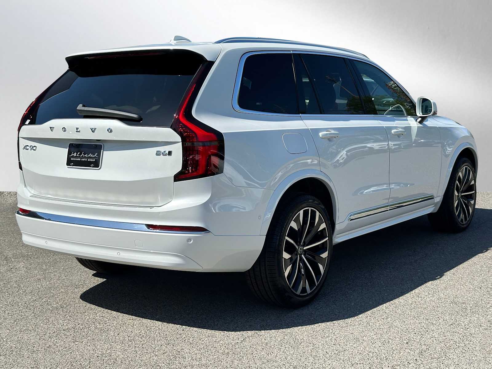 2026 Volvo XC90 Plus photo 2