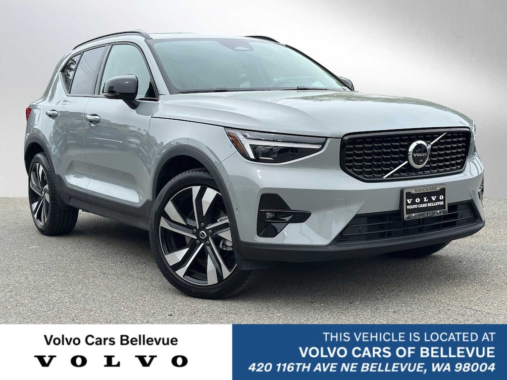 New 2026 Volvo XC40 B5 Ultra SUV