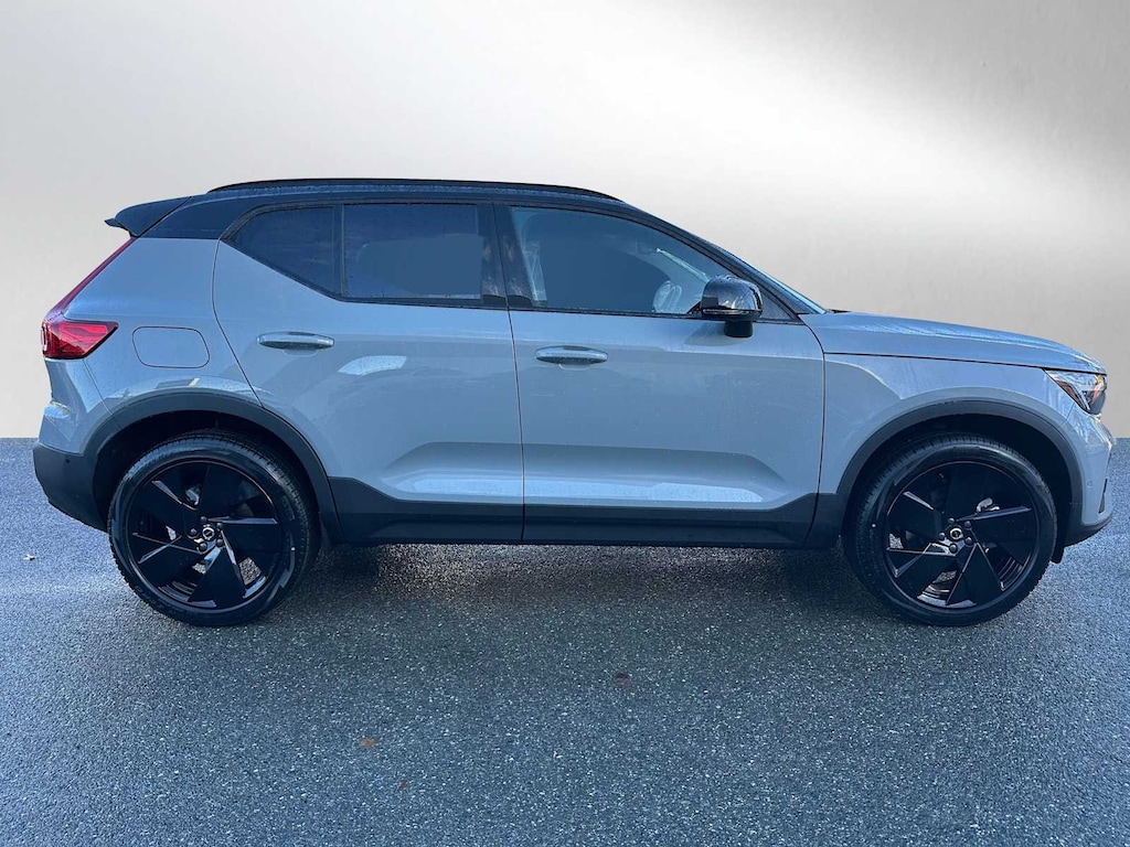 New 2026 Volvo XC40 B5 Ultra Black Edition SUV