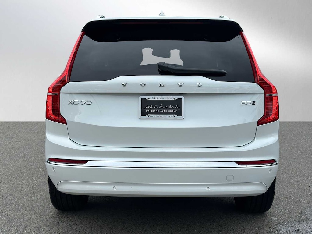 New 2025 Volvo XC90 B5 Core SUV