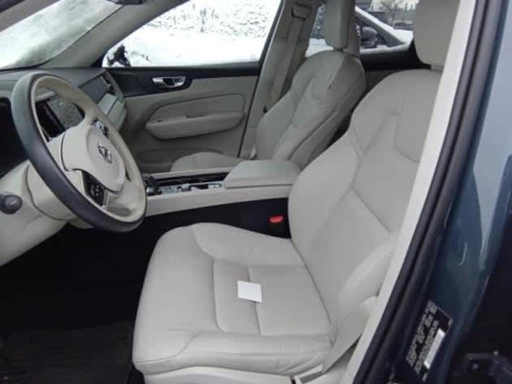 Used 2024 Volvo XC60 plug-in hybrid T8 Plus Dark SUV