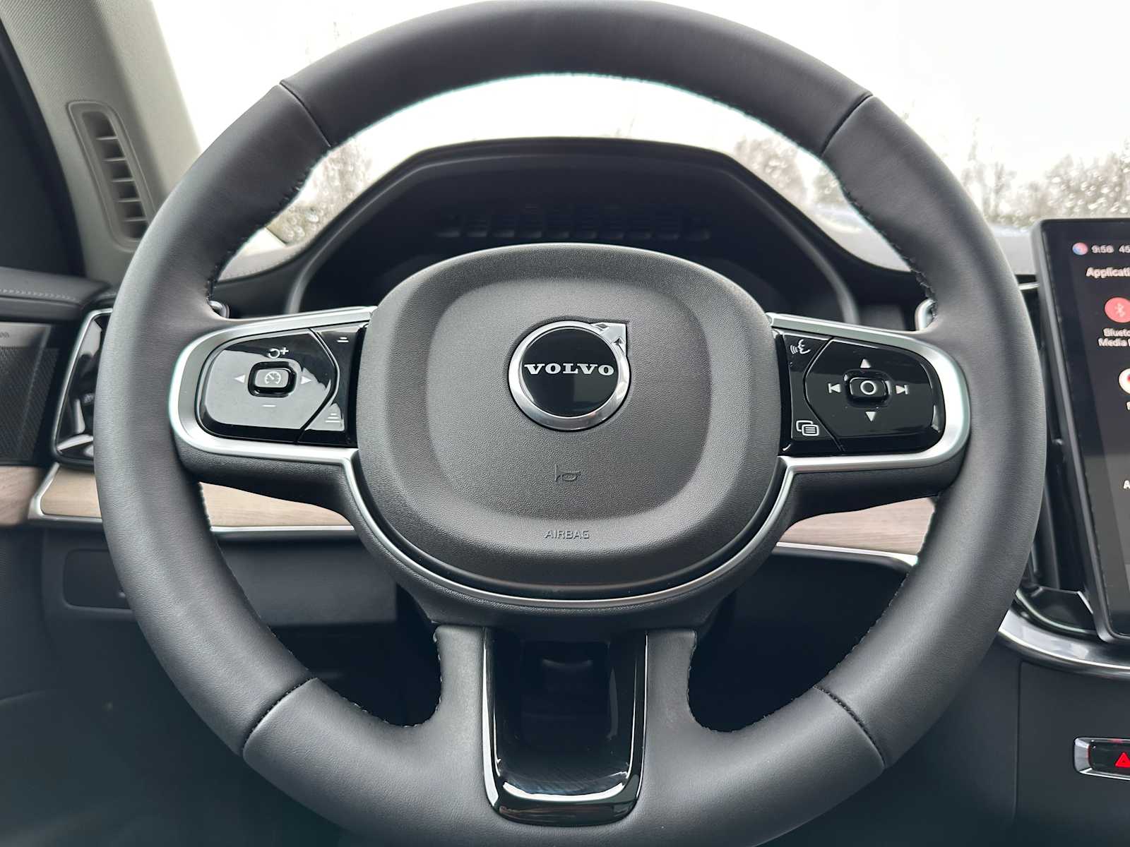 2025 Volvo XC90 Plus - Photo 25