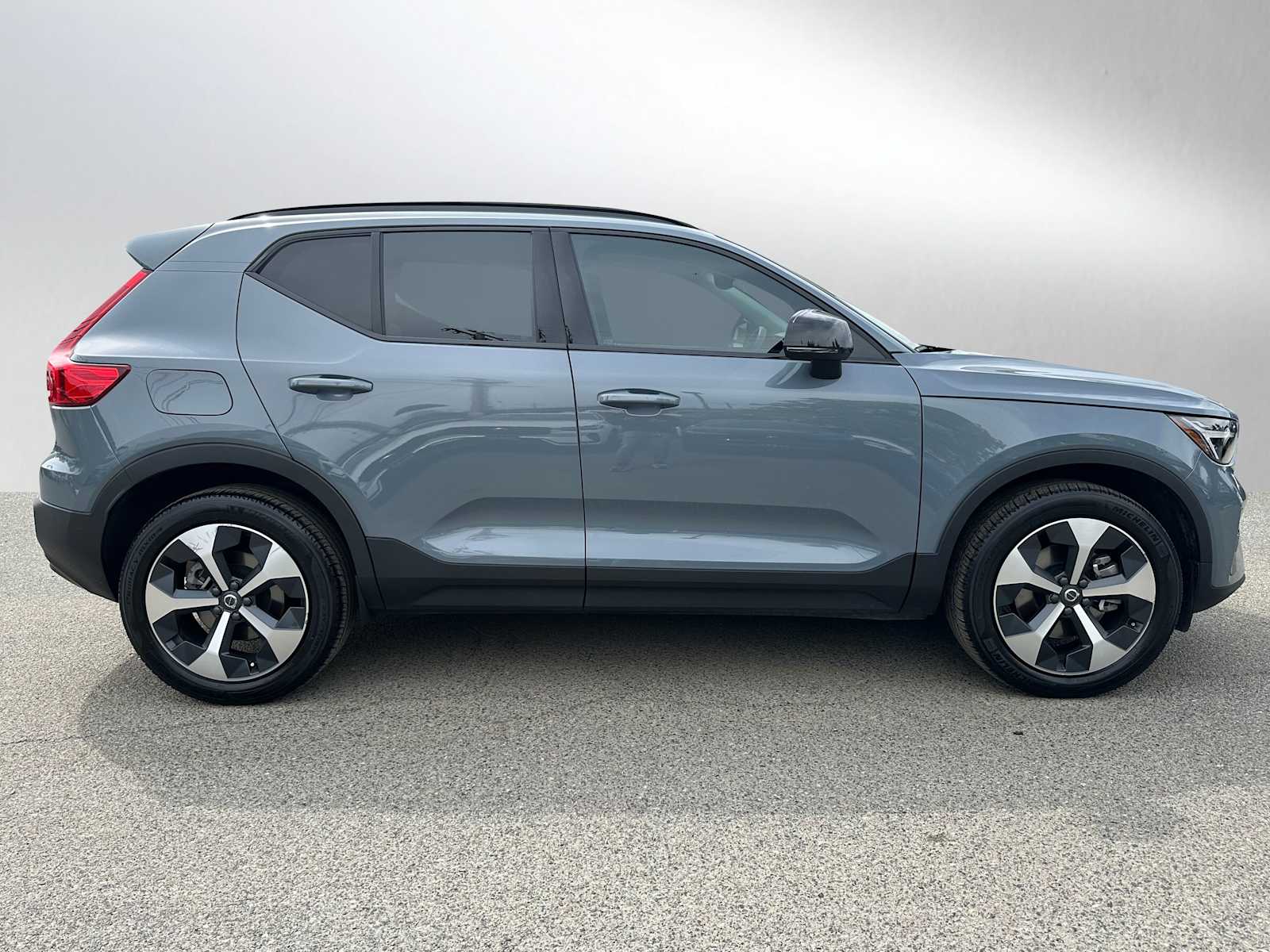 YV4L12UL9P2085765