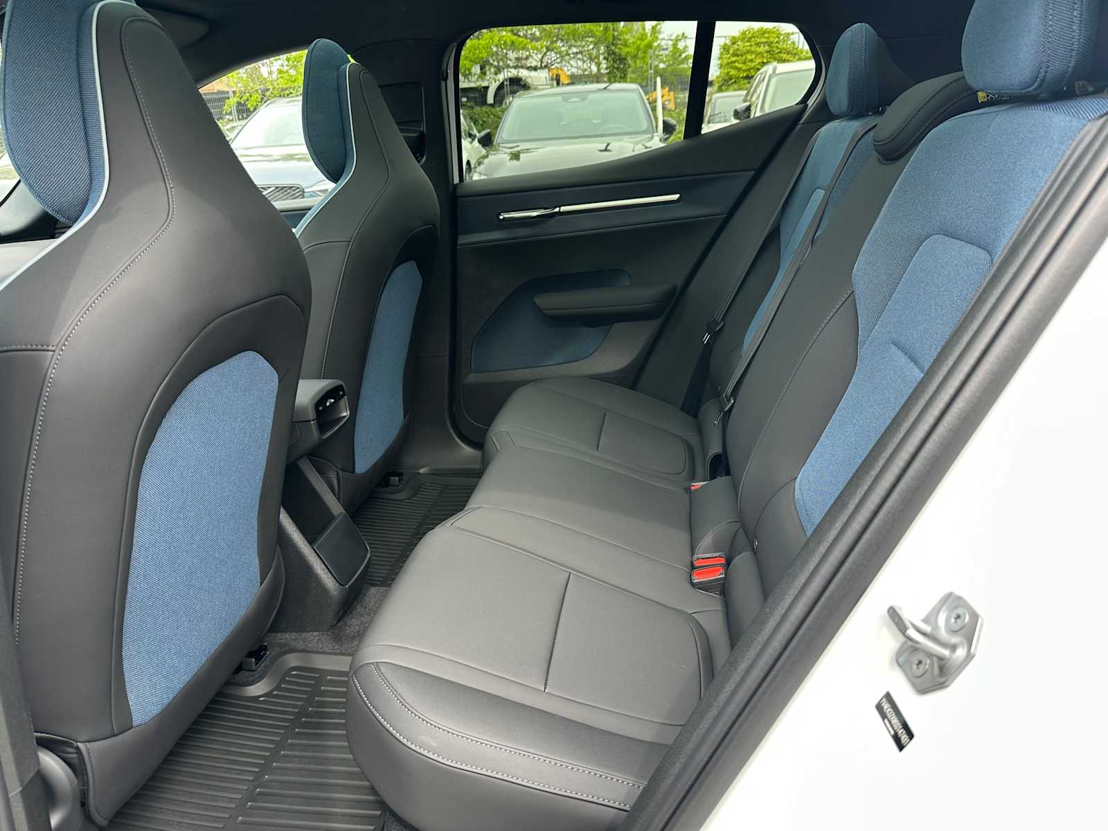2025 Volvo EX30 Plus - Photo 15