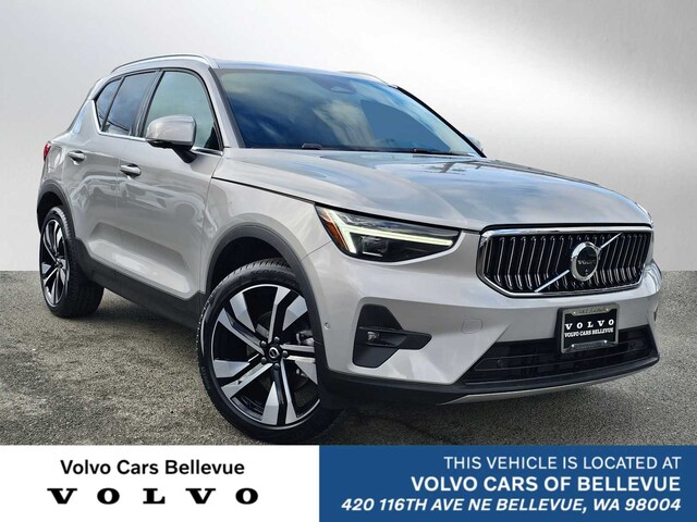 2025 Volvo XC40 B5 Plus Bright Theme SUV