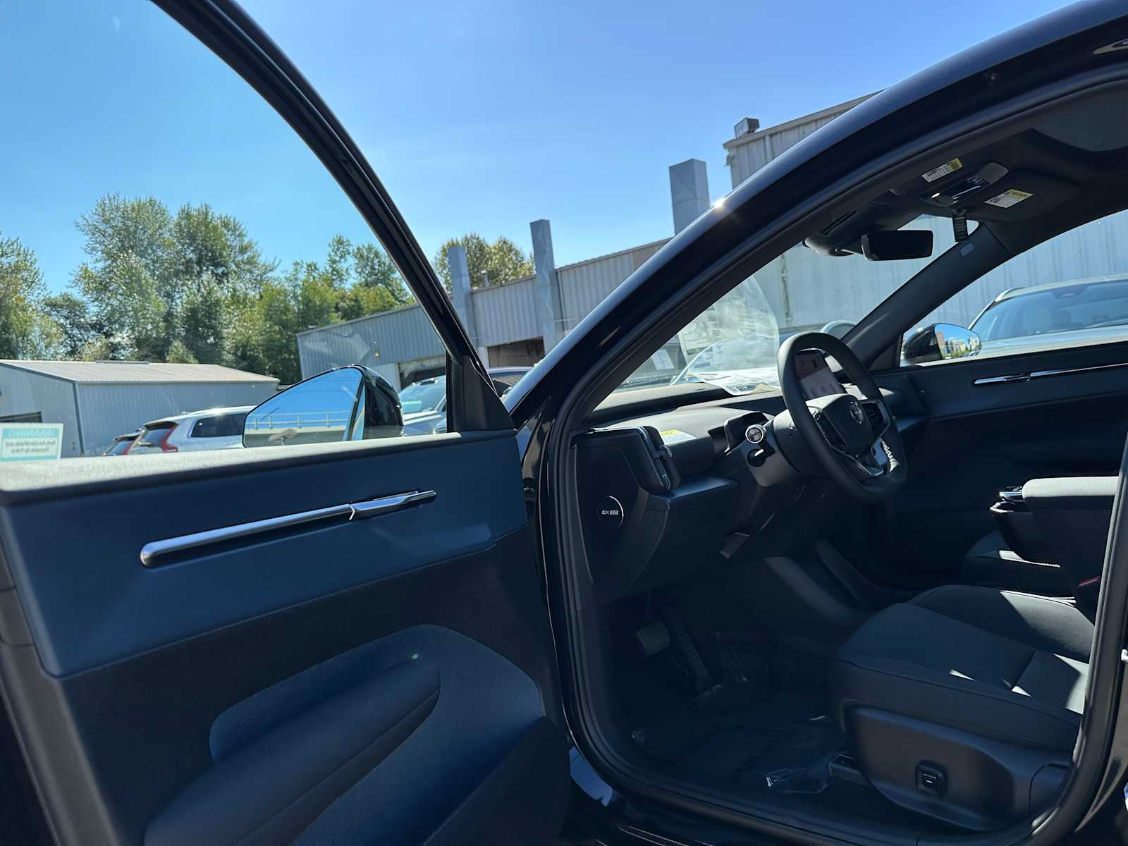 2025 Volvo EX30 Plus - Photo 20