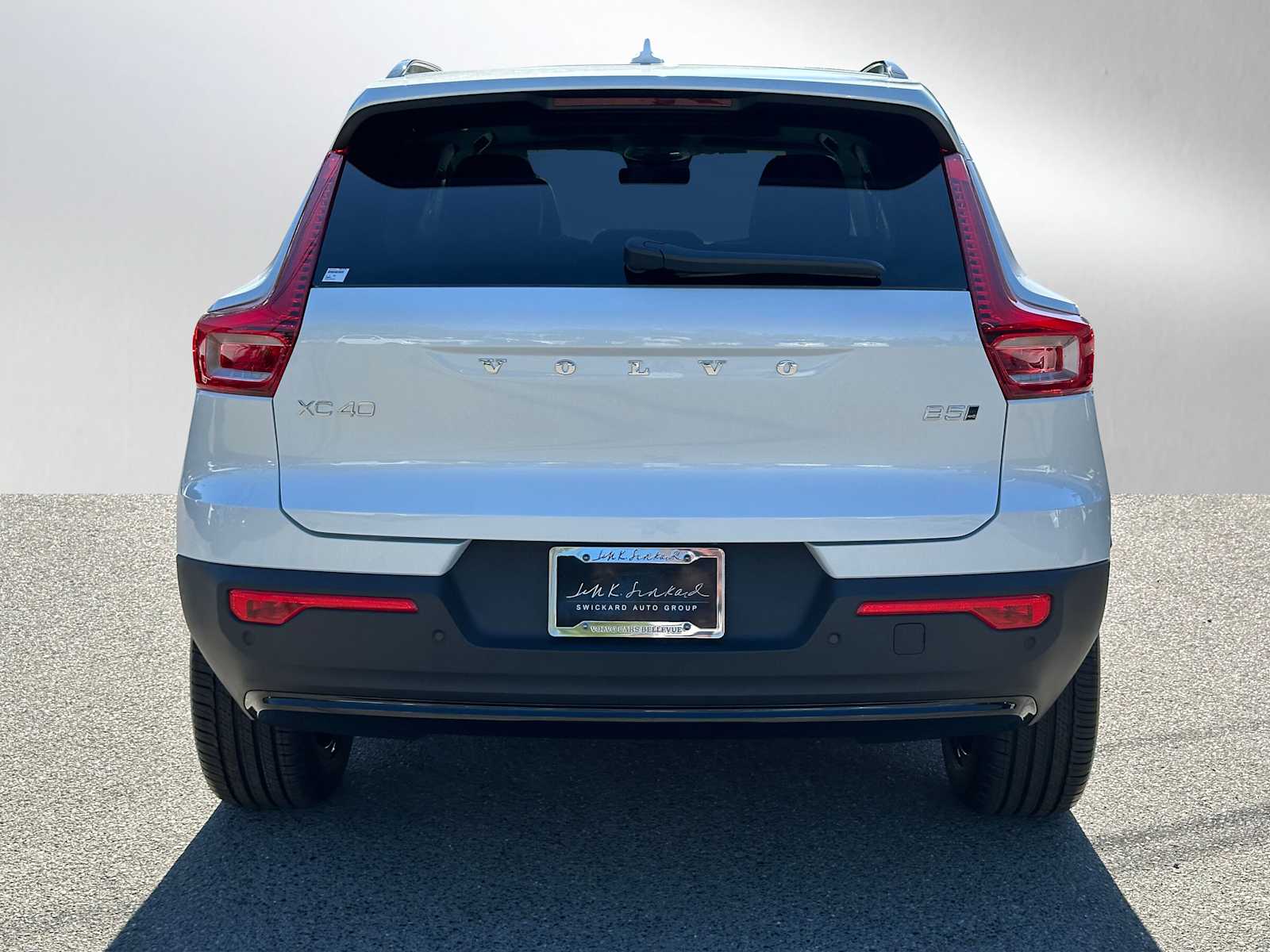 2026 Volvo XC40 Core photo 4