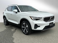 2025 Volvo XC40 B5 Core Bright Theme AWD SUV