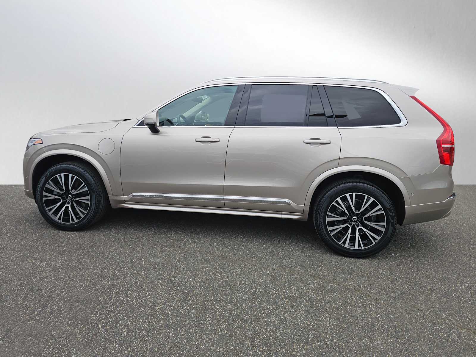 2023 Volvo XC90 Plus - Photo 7
