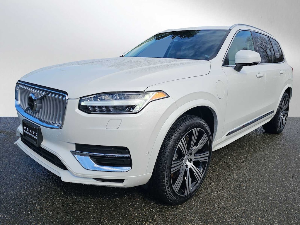 New 2025 Volvo XC90 plug-in hybrid T8 Plus 7-Seater SUV