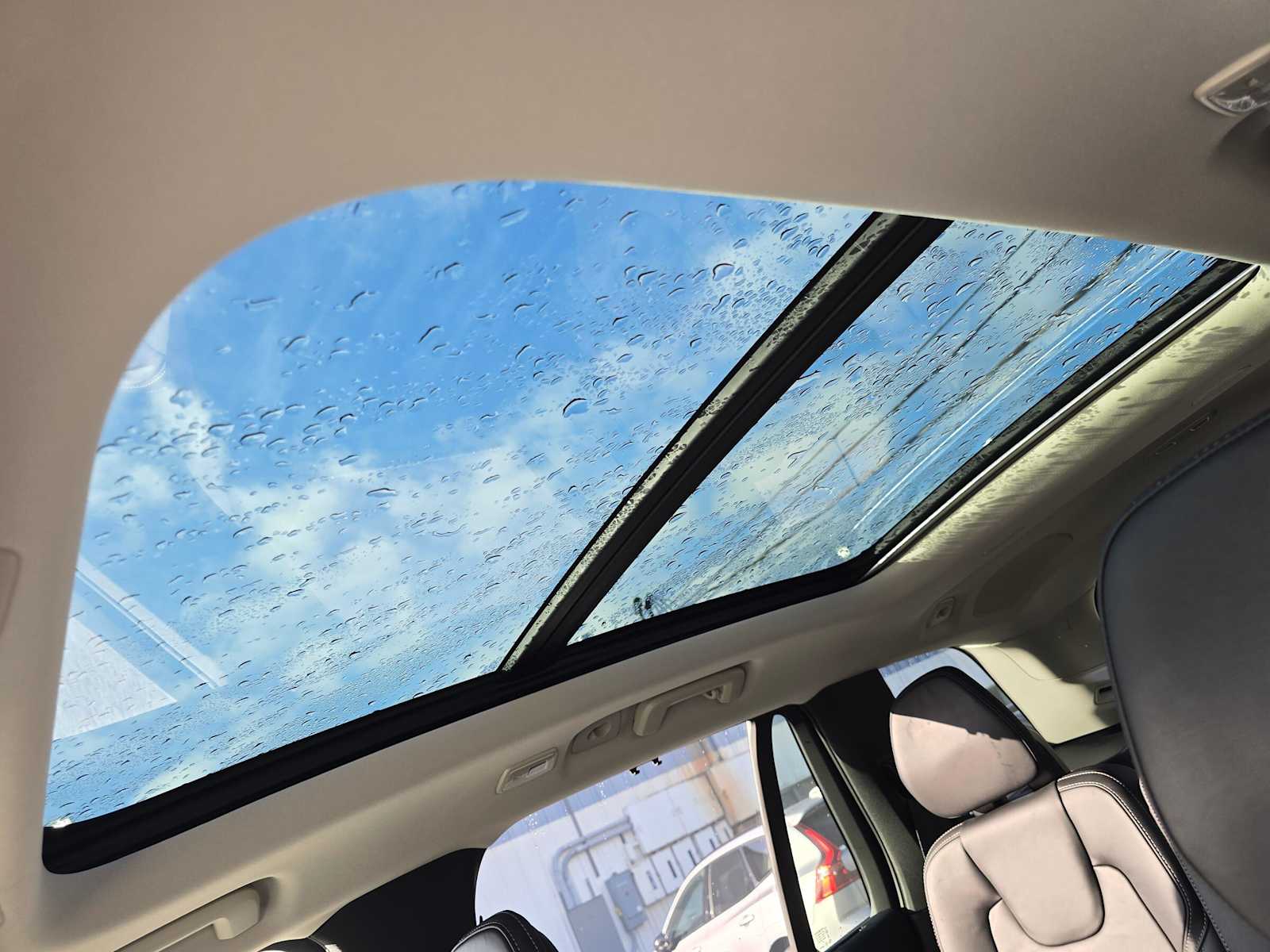 2026 Volvo XC90 Ultra - Photo 24