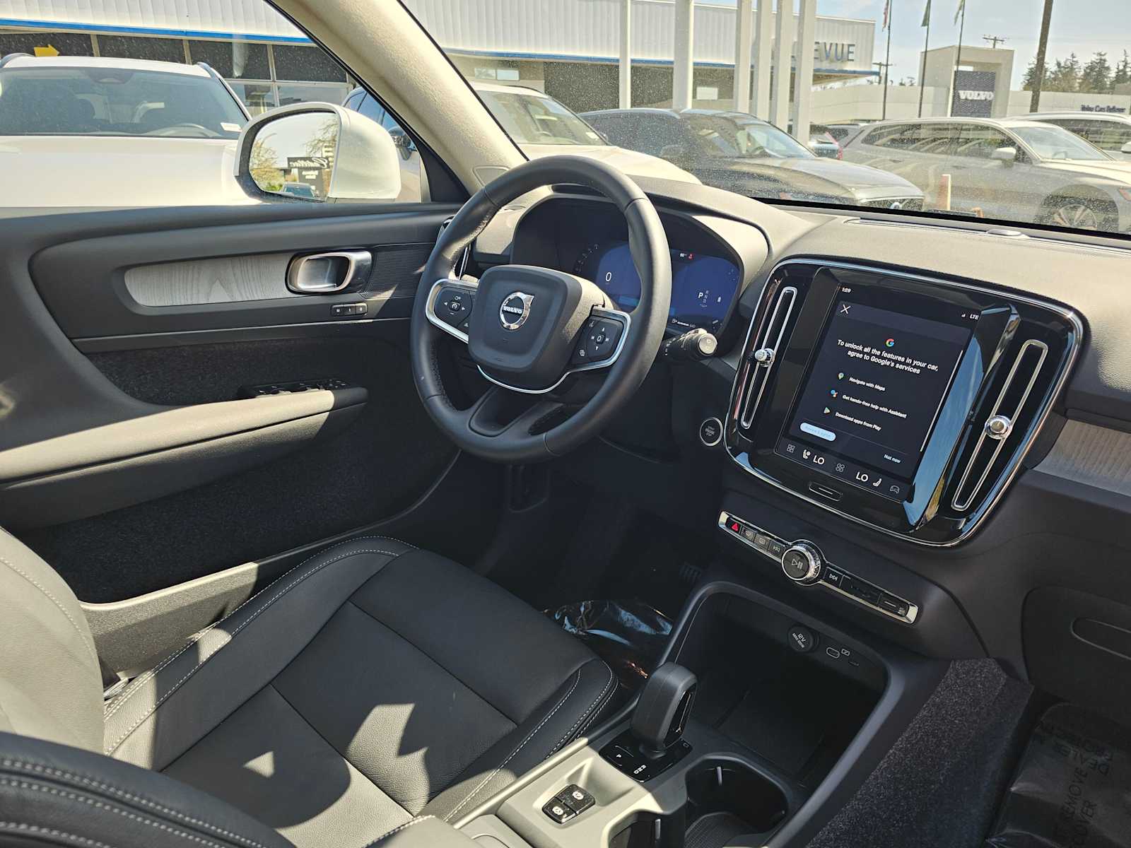2025 Volvo XC40 Core - Photo 10