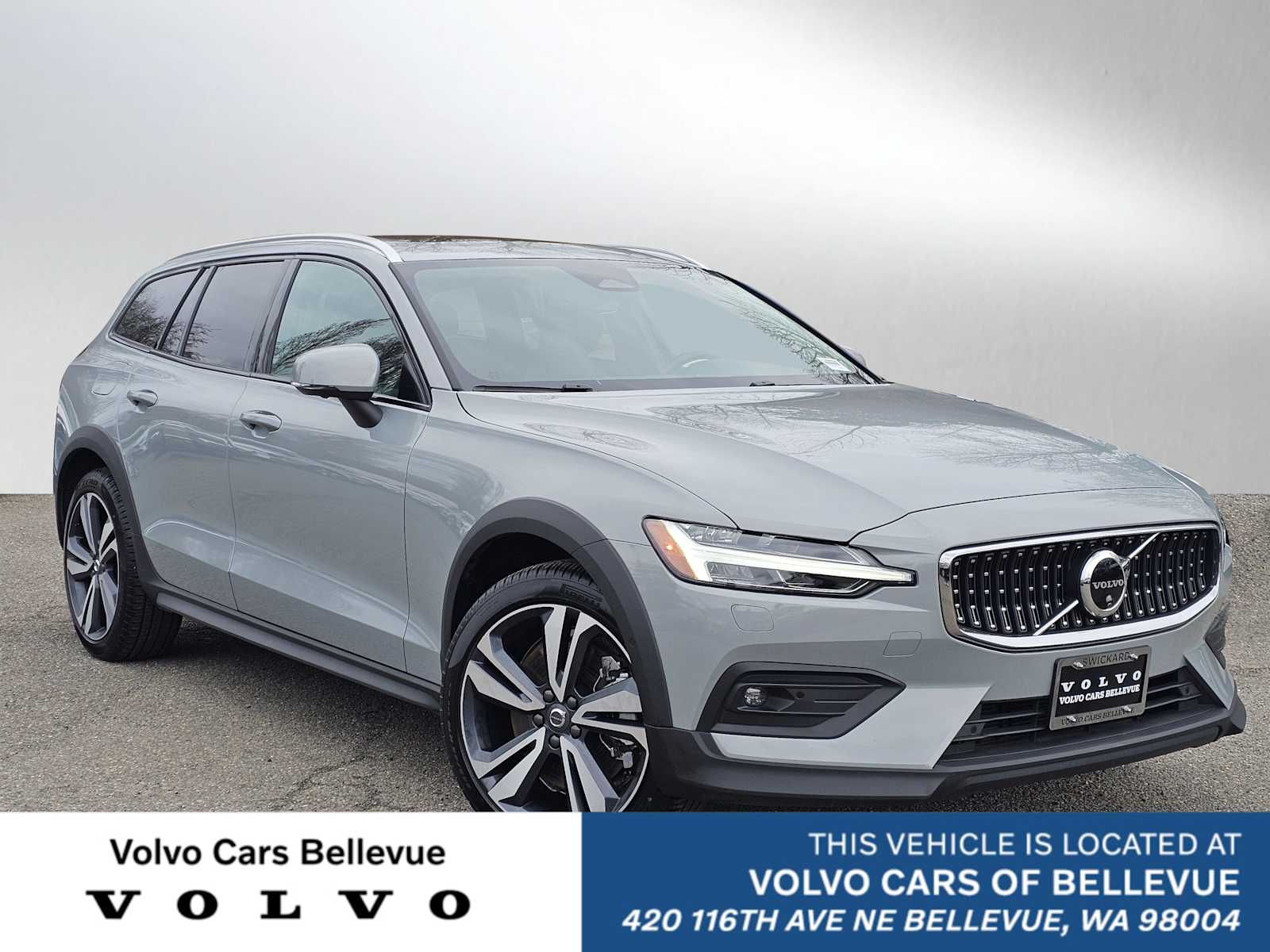 2025 Volvo V60 Cross Country