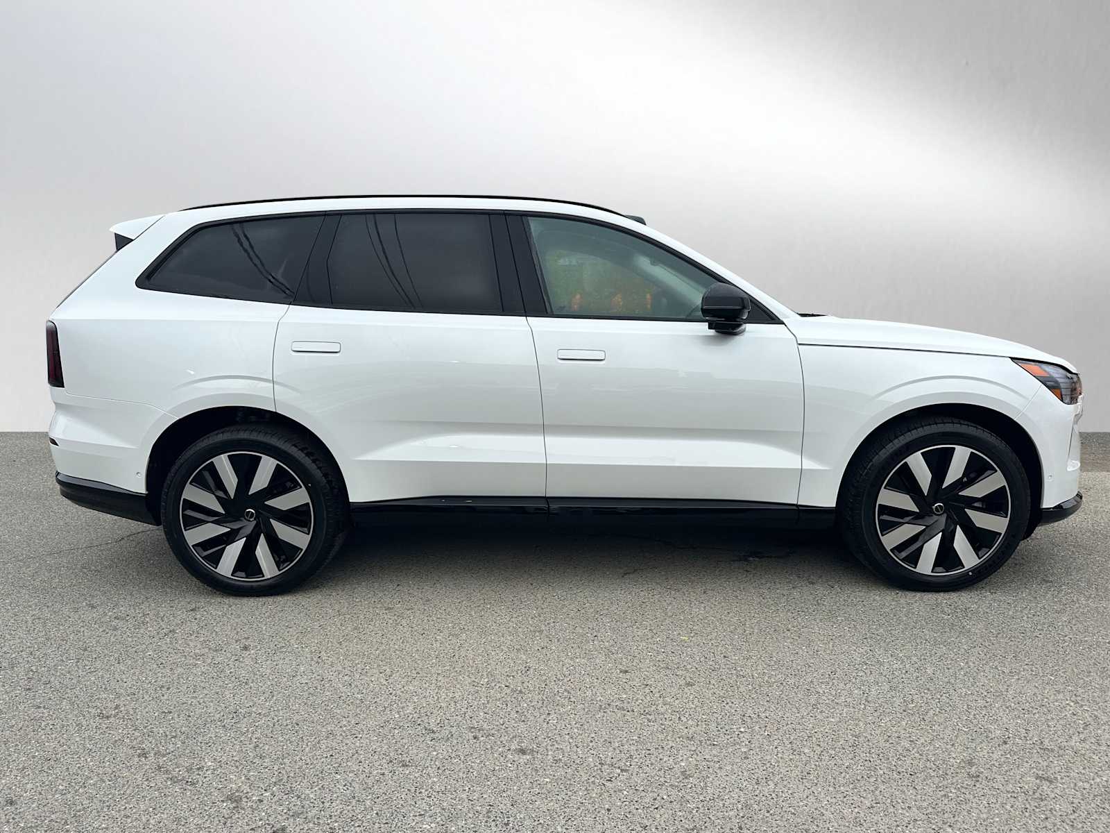 Used 2025 Volvo EX90 Plus with VIN 7JDEV3KK3SG019876 for sale in Bellevue, WA