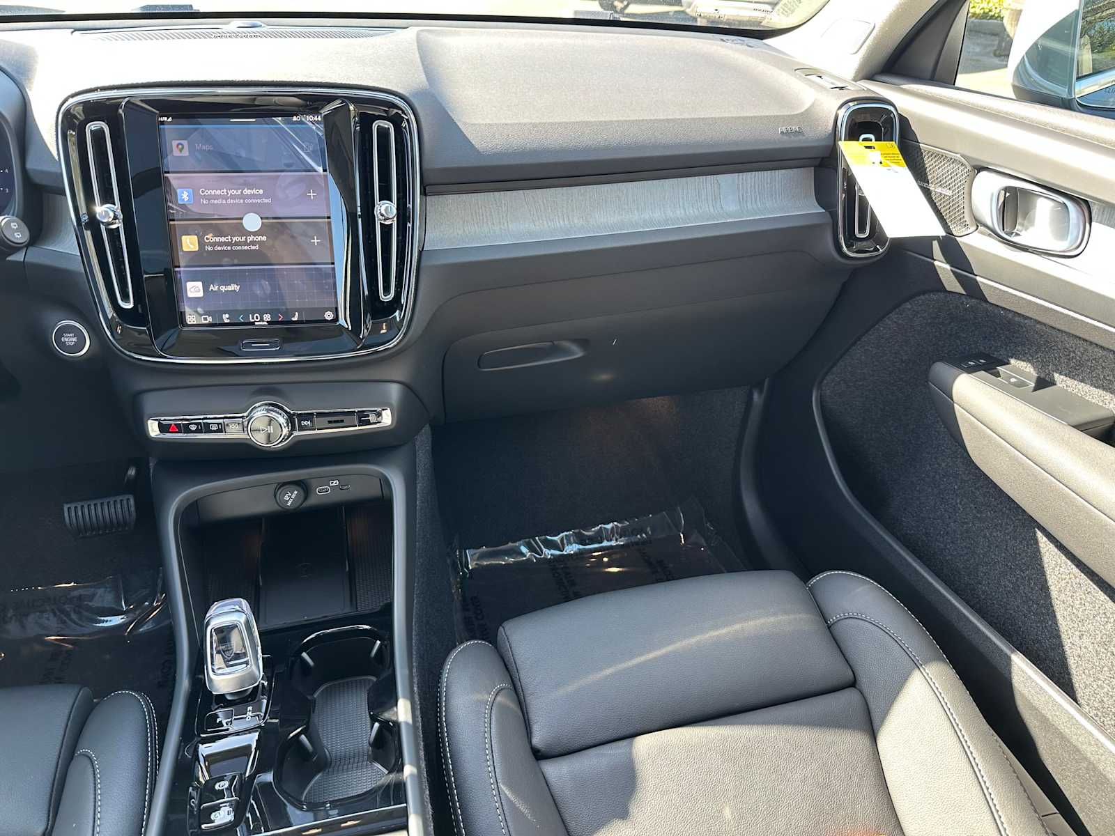 2025 Volvo XC40 Ultra - Photo 17