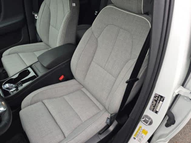 2023 Volvo XC40 Recharge Ultimate photo 3