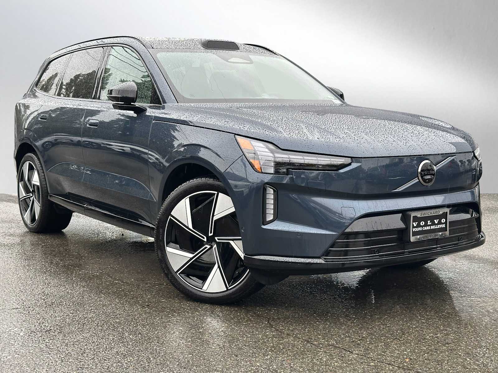 2025 Volvo EX90 Ultra's photo