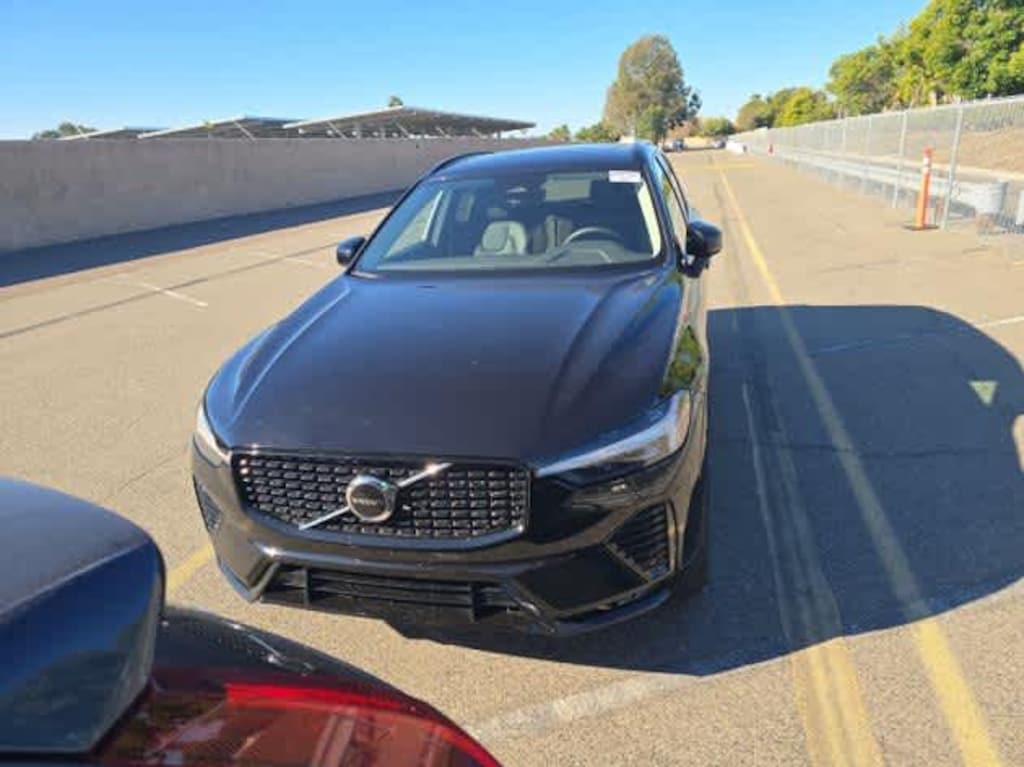 Used 2025 Volvo XC60 B5 Core SUV