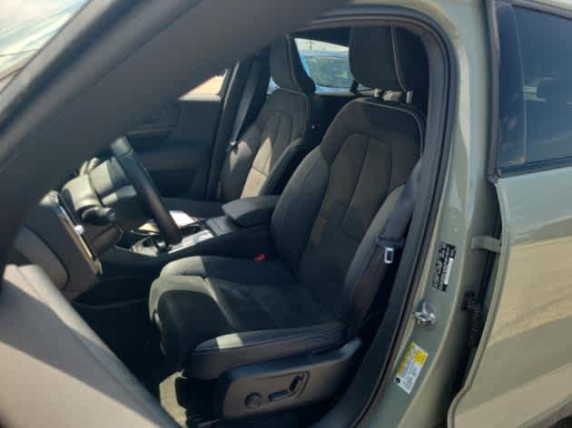 2023 Volvo C40 Recharge Ultimate photo 2