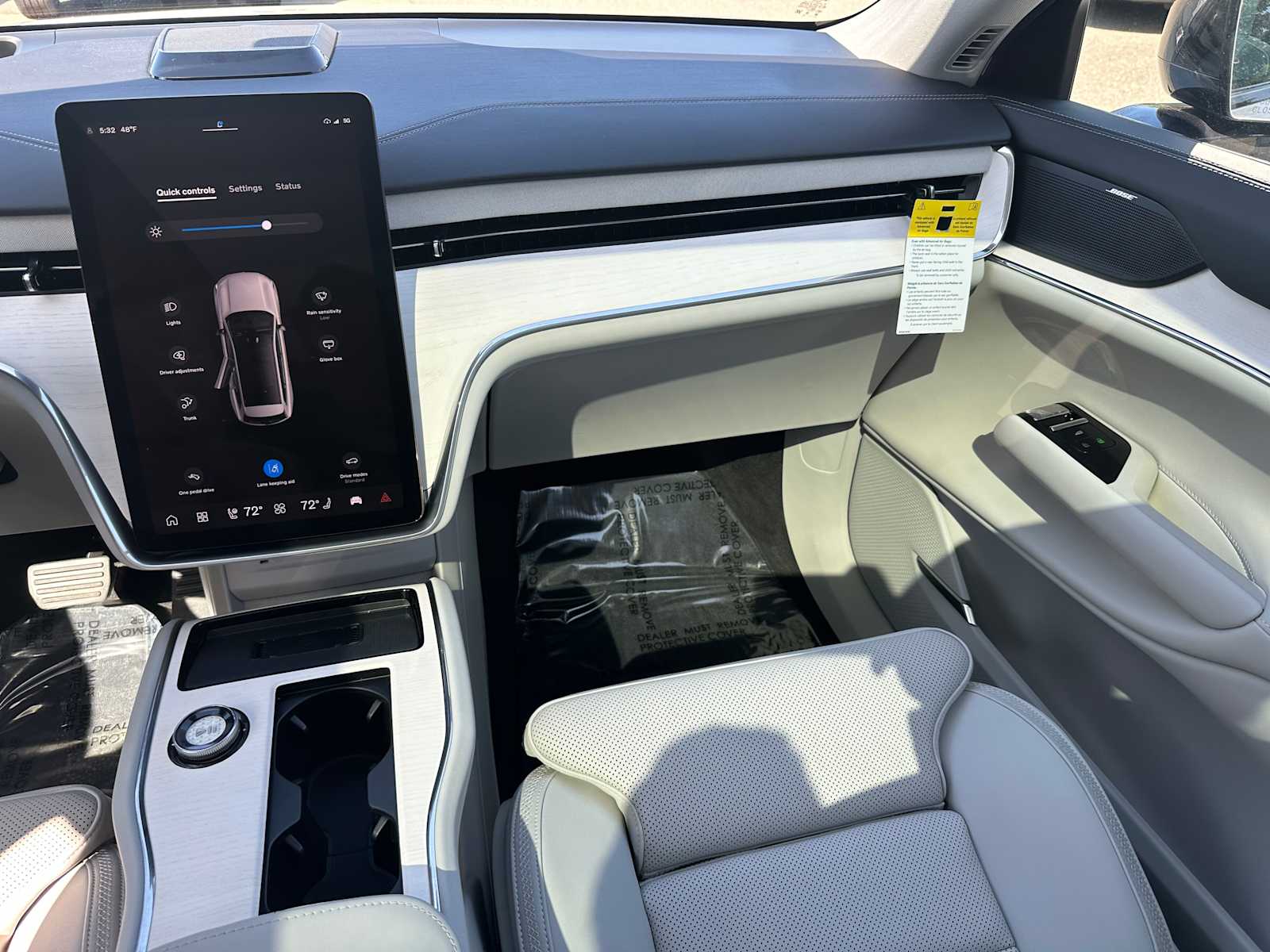 2025 Volvo EX90 Plus - Photo 19