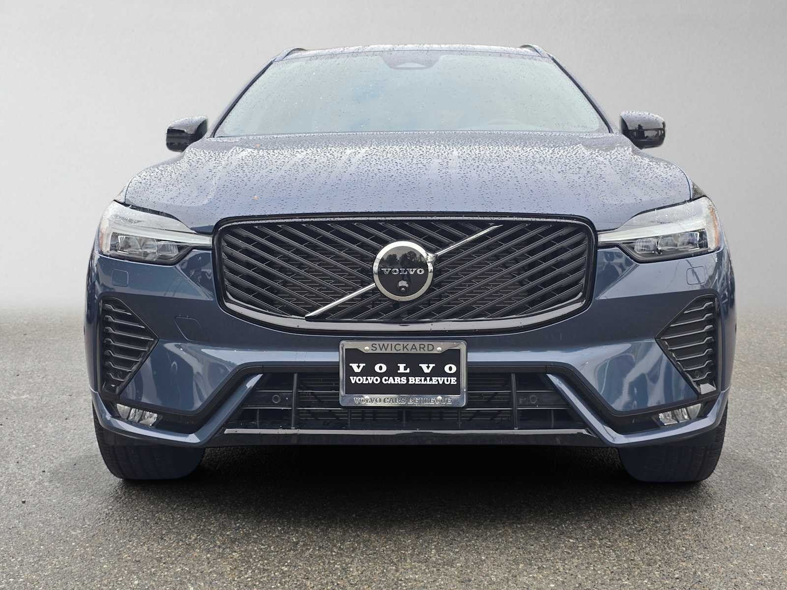 2026 Volvo XC60 Plus - Photo 8