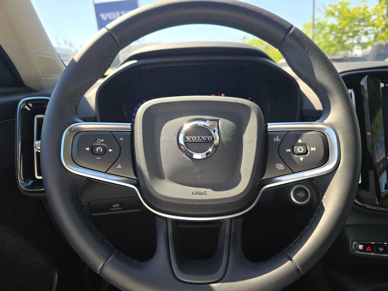 2026 Volvo XC40 Plus - Photo 24