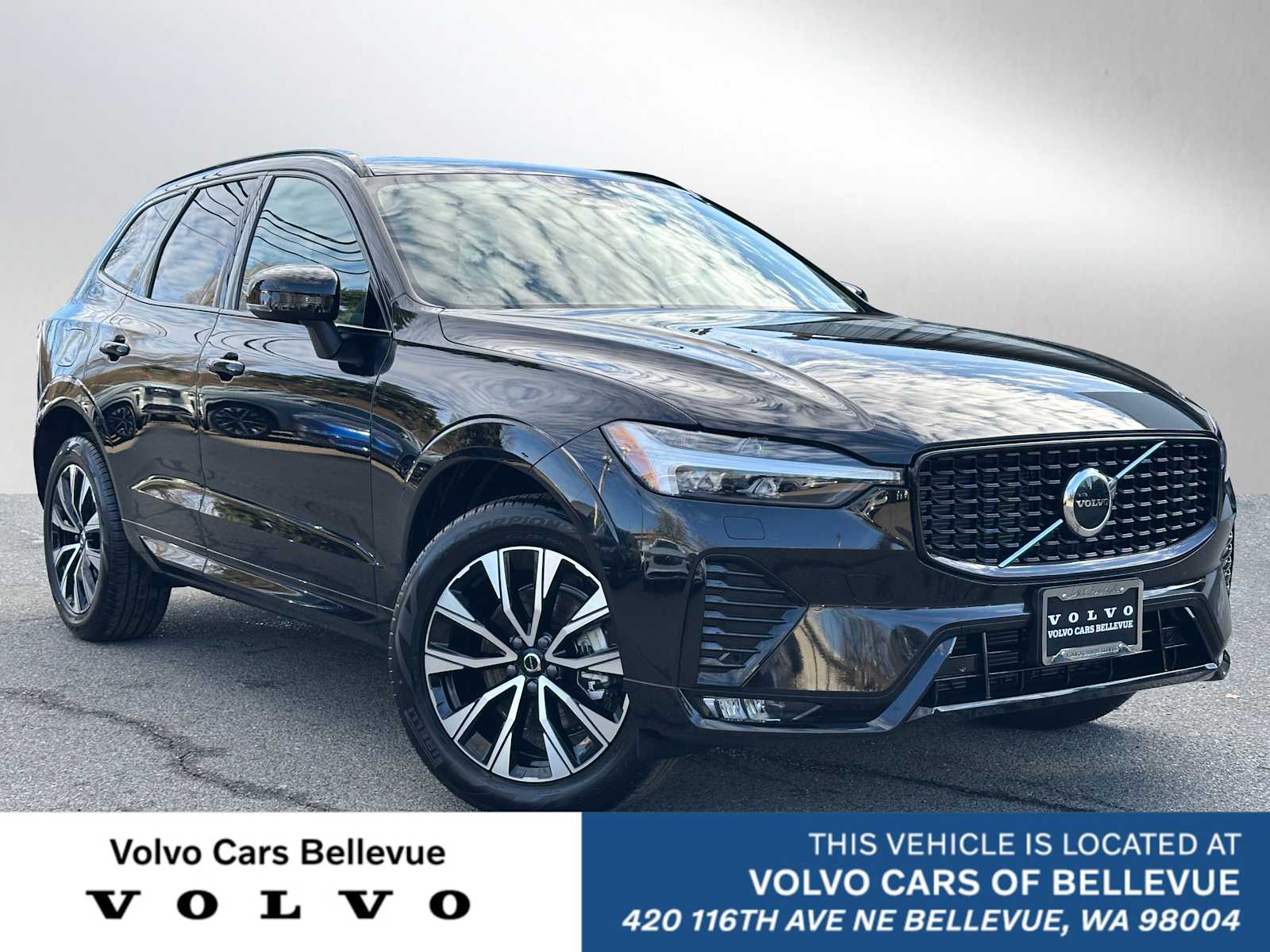 2025 Volvo XC60 Core's photo