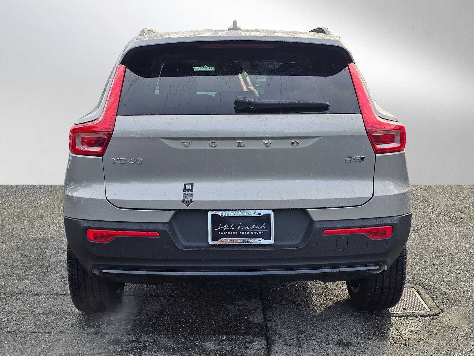 2025 Volvo XC40 Plus photo 4